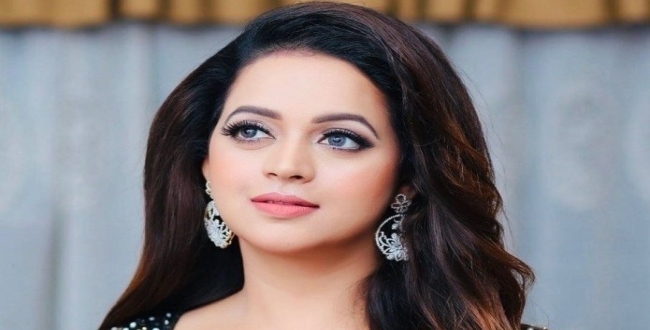 
	யாராலும் கணிக்க முடியாத 'வலிமையான' பாவனா: 'அனோமி' படத்தின் மூலம் கோலிவுட்டில் அதிரடி கம்பேக்...! - Seithipunal
