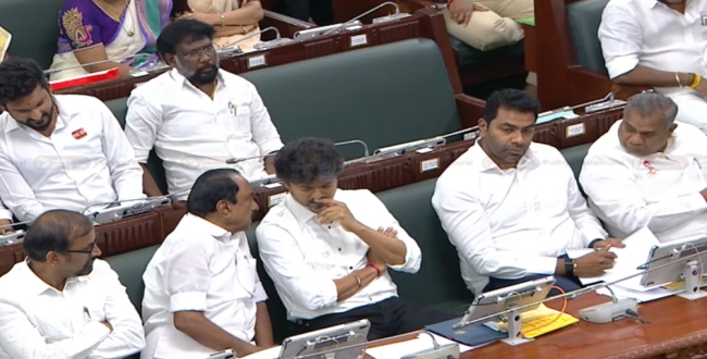 "அவையில் உற்சாகம் பெருக்கவே முதலமைச்சர் விஜய் இடம் மாறினார்!": அமைச்சர் செங்கோட்டையன் விளக்கம்!