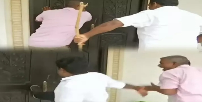 
	#BREAKING || அதிமுக அலுவலகத்தில் ஓபிஎஸ்.. கதவை உடைத்து  அலுவலகத்தில் புகுந்த ஓபிஎஸ் ஆதரவாளர்கள்.! - Seithipunal
