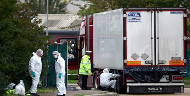 London truck contains died body,