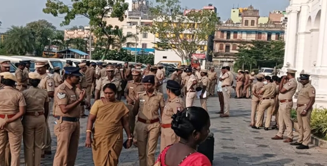 
	சென்னை தூய்மை பணியாளர்களின் 100வது நாள் போராட்டம்... போலீஸ் குவிப்பு! - Seithipunal
