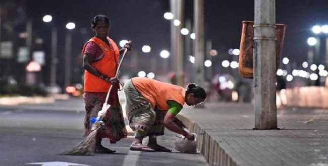 
	குப்பை தூக்கும் கைகளுக்கு இப்போது சத்தான உணவு! – டிசம்பர் 6 முதல் தமிழகத்தில் புதிய வரலாறு! - Seithipunal
