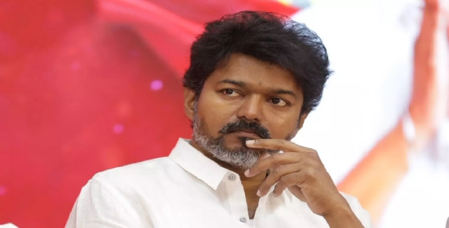 
	விஜயை NDA கூட்டணிக்குள் கொண்டு வர பாஜக டெல்லி தரப்பின் ரகசிய முயற்சி! விஜய் வீட்டிற்கு போன டெல்லி லாயர்? நடந்தது என்ன? - Seithipunal
