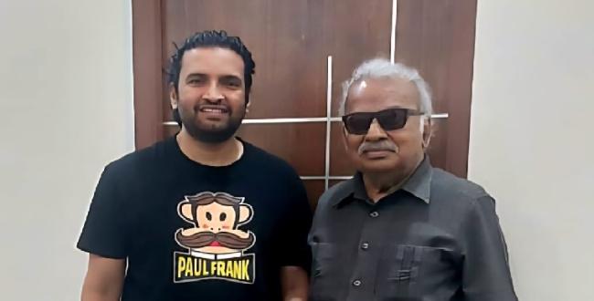 
	சந்தானத்தின் அடுத்த படம் க்ரைம் த்ரில்லர்? – ‘தில்லுக்கு துட்டு 3’ வருகிறதா? கதைக்காக ராஜேஷ் குமாரை நேரில் சந்தித்த சந்தானம்! - Seithipunal
