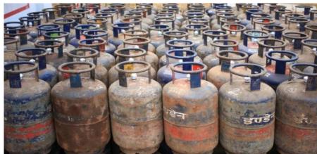 Cylinder prices decreasedtraders are happy