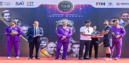 Deputy Chief Minister Udhayanidhi Stalin presented awards to Indias leading hockey players and athletes