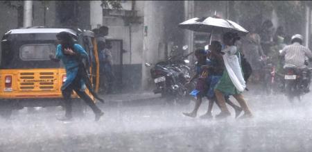 Chance of rain in 10 districts of tamilnadu next 3 hours 