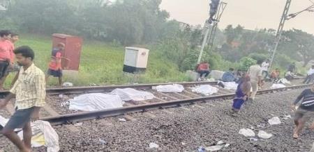 6 killed in goods train wheel in odisha
