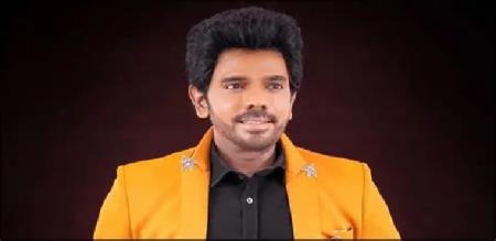 Legend hero coming back Saravanan new surprise for fans December