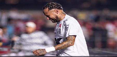 Neymar walks off pitch in tears as Santos embarrassed