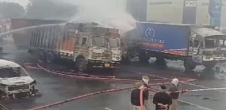 A truck collided with a chemical tanker in Jaipur 5 people died